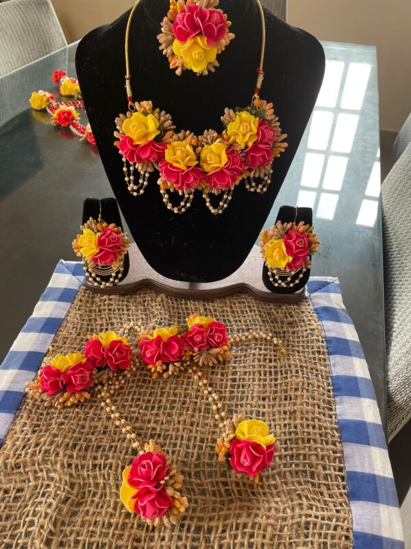 Heavy Floral Jewellery - Image 2
