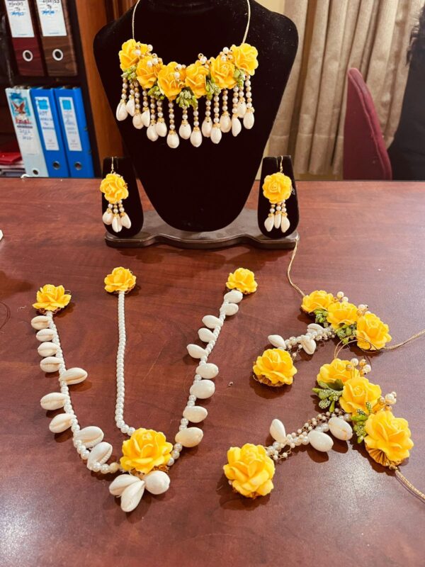 Heavy Floral Jewellery - Image 11