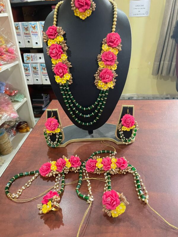 Heavy Floral Jewellery - Image 13