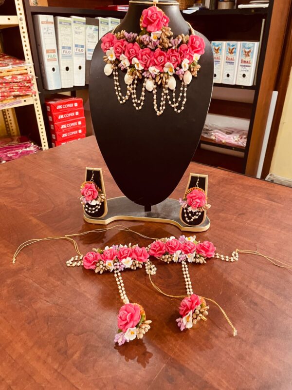 Heavy Floral Jewellery - Image 14