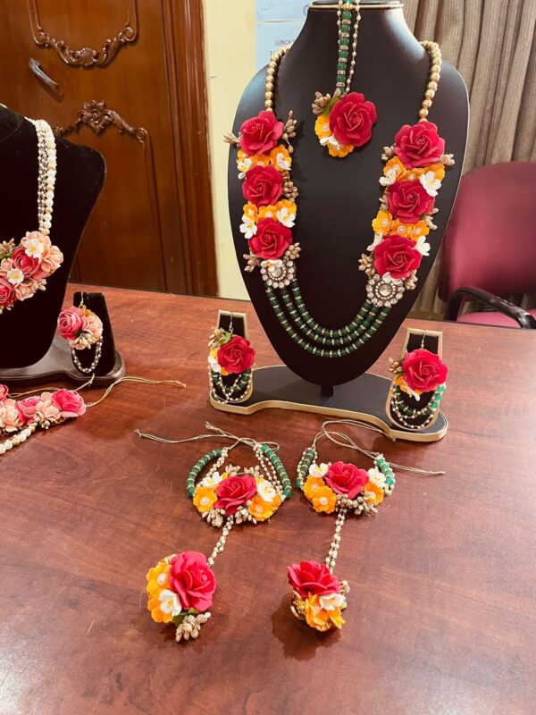 Heavy Floral Jewellery - Image 5