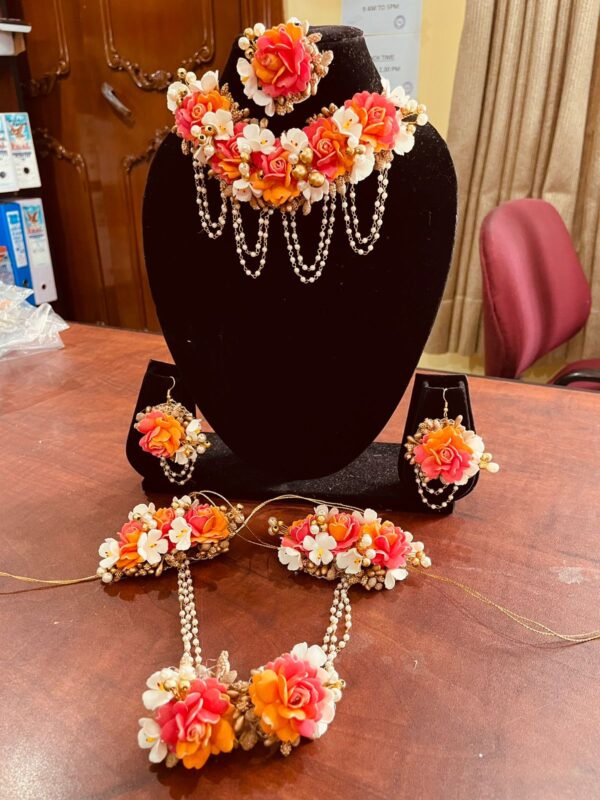 Heavy Floral Jewellery - Image 4