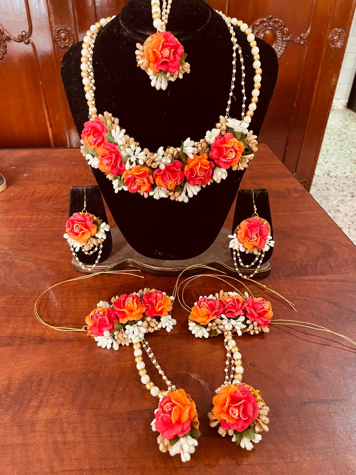 Baharon Necklace Set