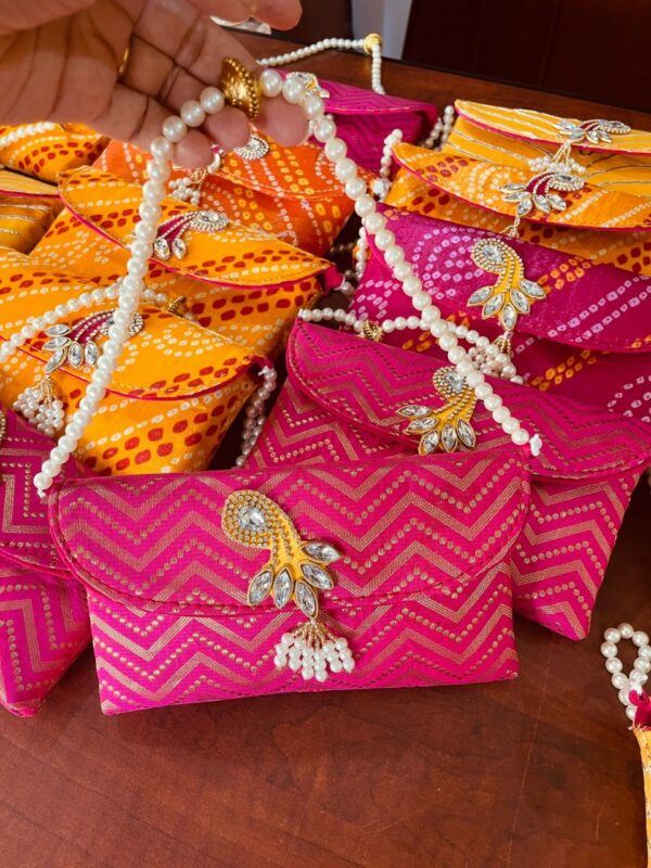 Cloth Sling Purse - Image 5