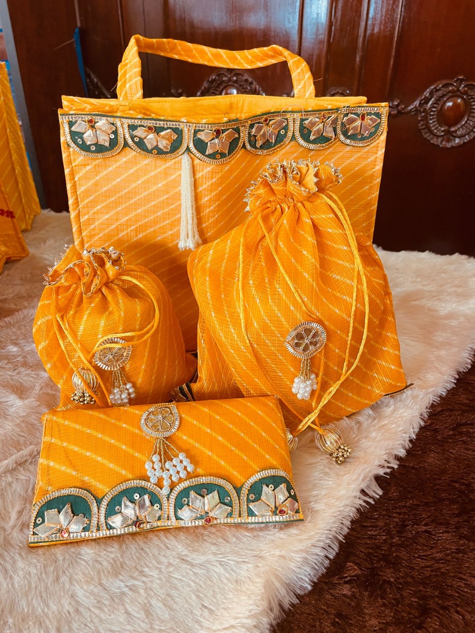 Lehariya Hamper Bag Set Of 4