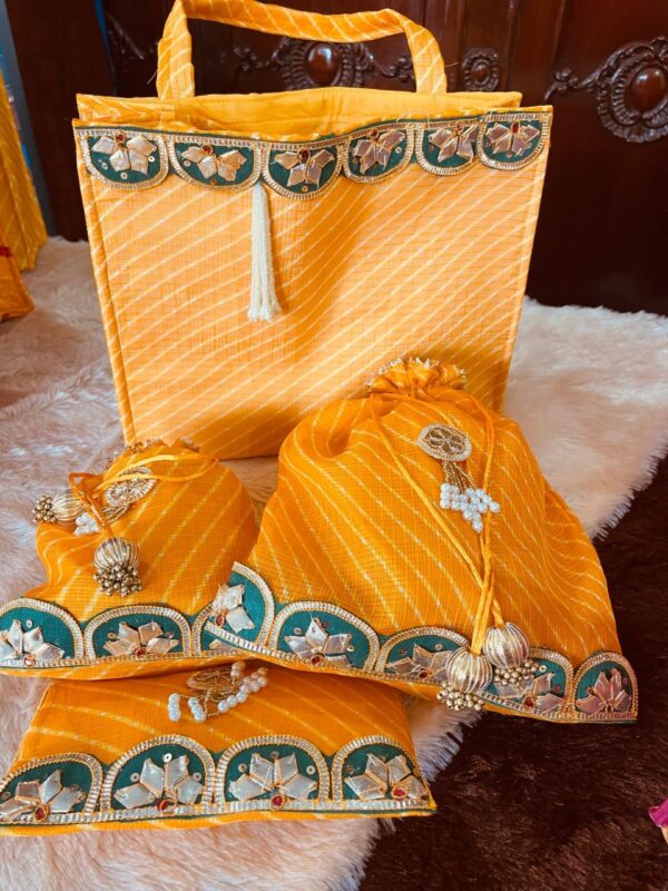 Lehariya Hamper Bag Set Of 4 - Image 2