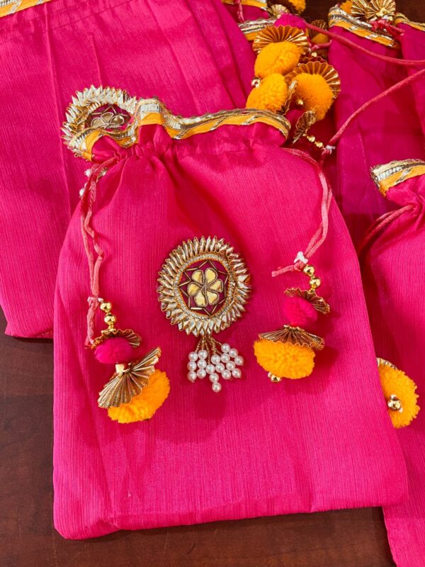 Pink Gota potli