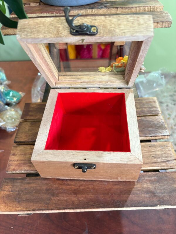 Wooden Box With Resin Ganesha and Shubh labh Hangings - Image 4