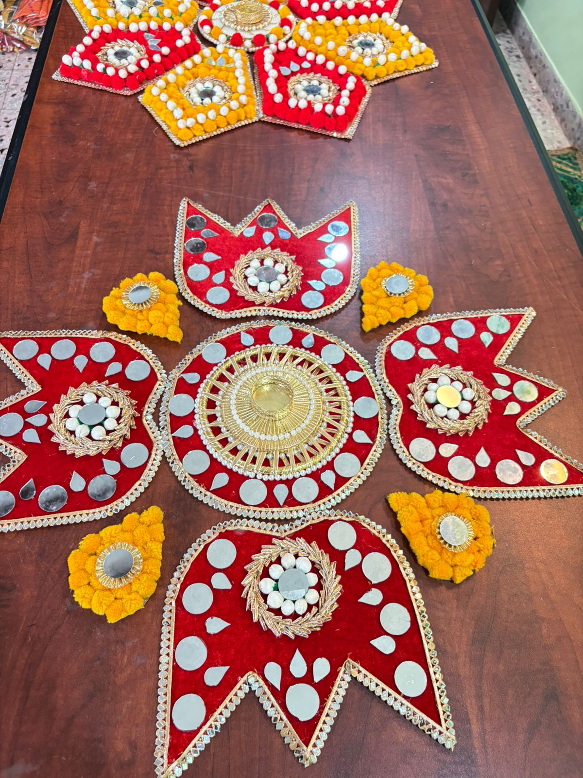 Red Mirror Floor Rangoli Set