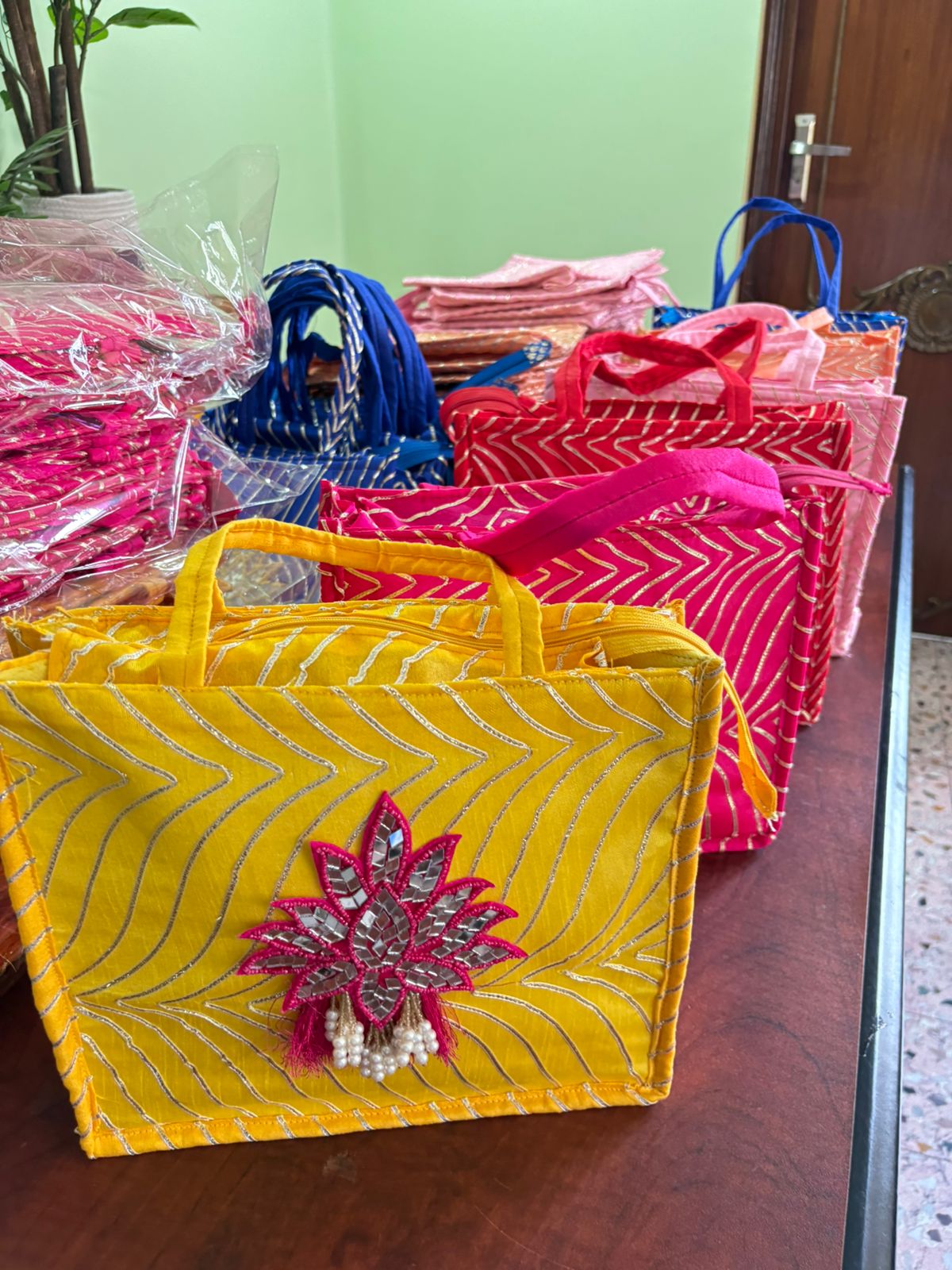 Gota Zip Hamper Bag with Mirror Lotus - Image 3