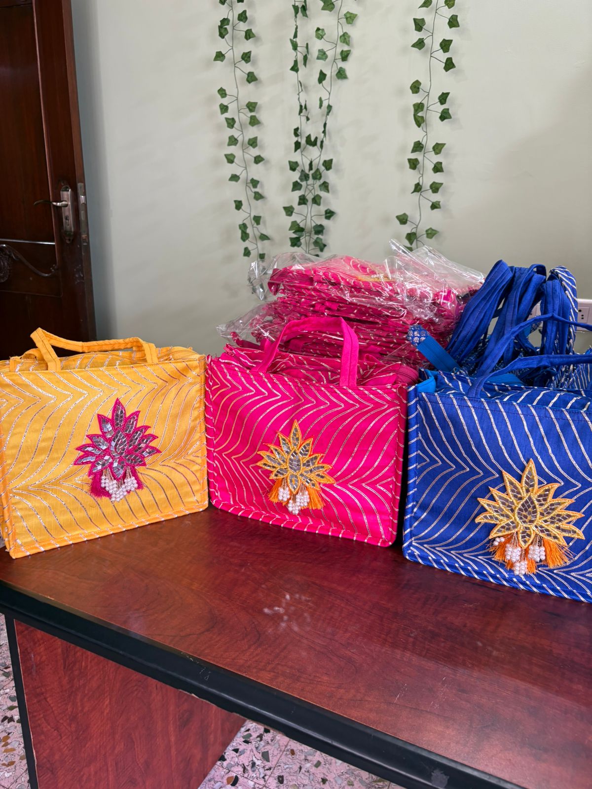 Gota Zip Hamper Bag with Mirror Lotus - Image 2