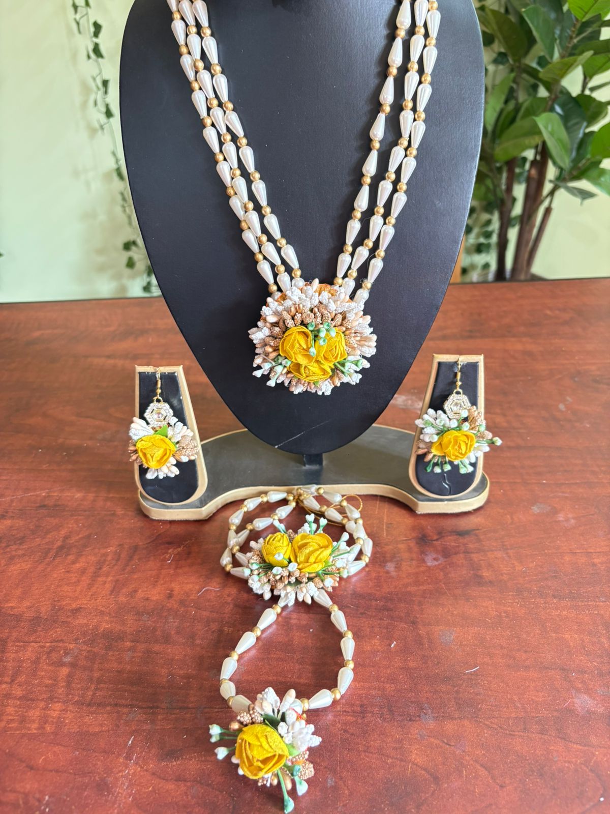 Double Necklace Pearl Floral Jewellery Set - Image 3