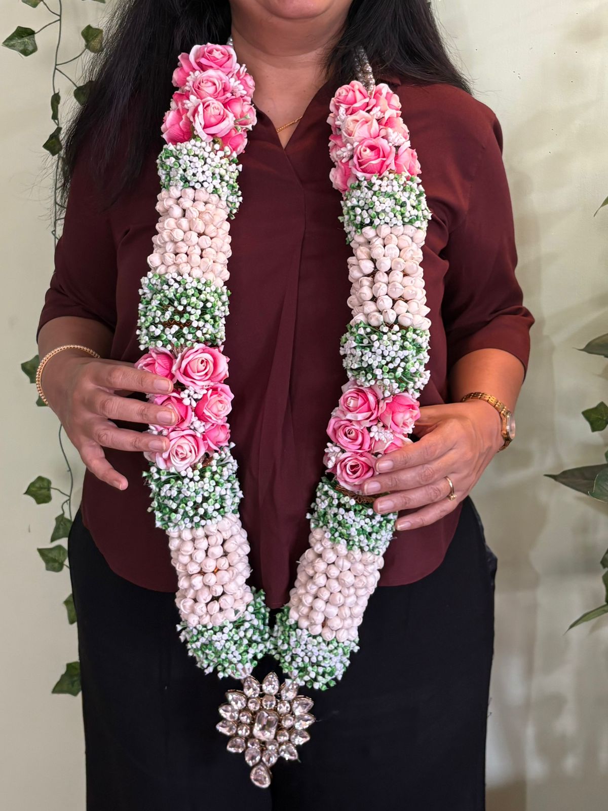 White mogra bud with pink flowers varmaala