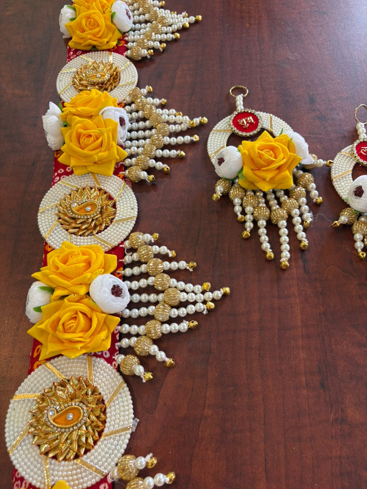 Heavy Jhallar style bandanwar in yellow with hangings - Image 5