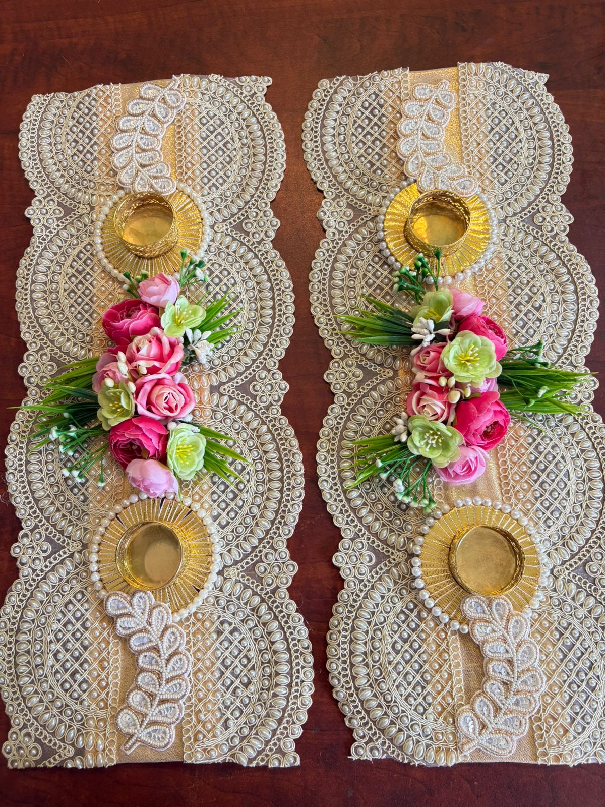Pearl Leaf table runner (set of 2)